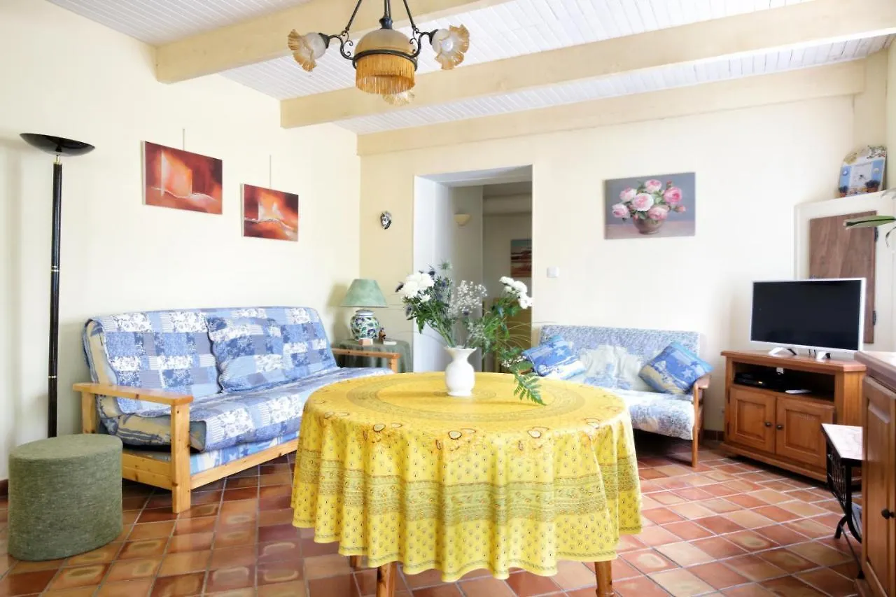 Holiday home La Cerisaie, Maison Spacieuse En Luberon Saint-Martin-de-Castillon France